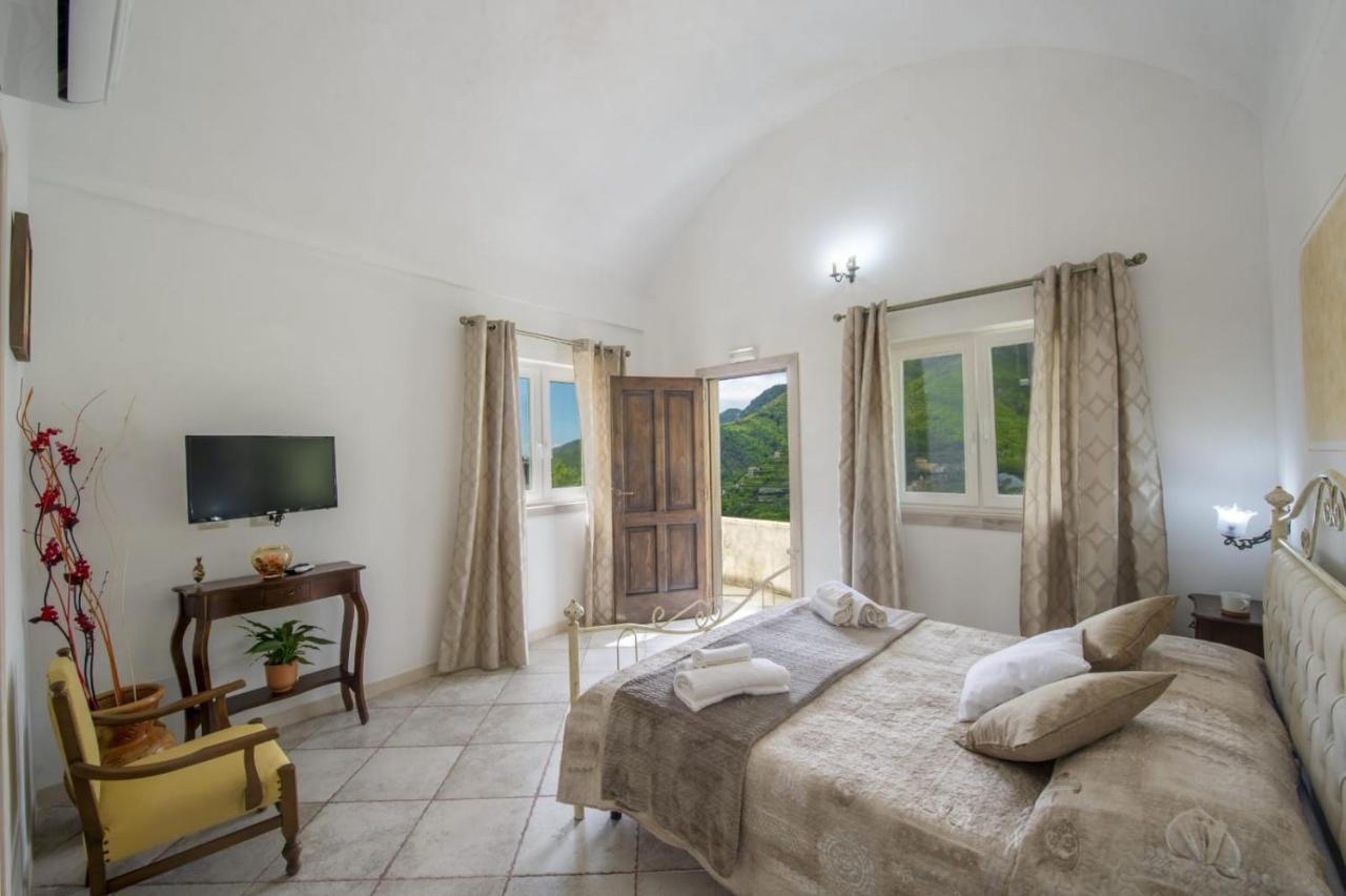 Il Mandorlo Bed & Breakfast Tramonti Bagian luar foto