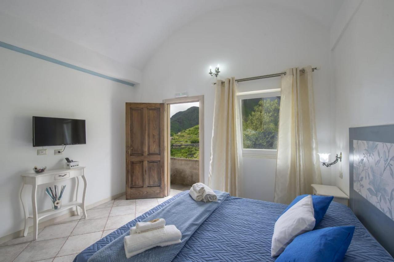 Il Mandorlo Bed & Breakfast Tramonti Bagian luar foto
